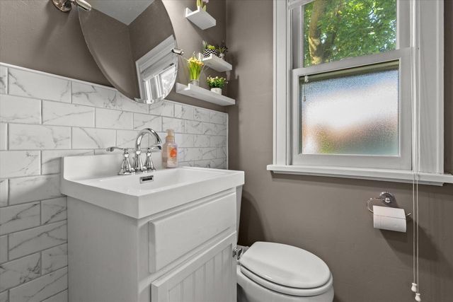 2641 N 75th STREET, Wauwatosa, WI 53213
