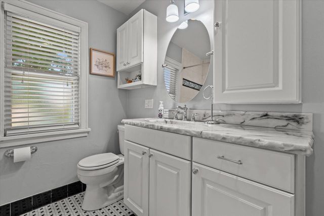 2641 N 75th STREET, Wauwatosa, WI 53213