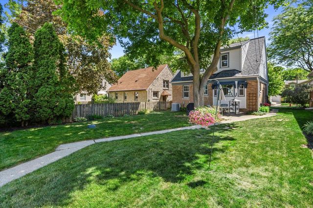 2641 N 75th STREET, Wauwatosa, WI 53213