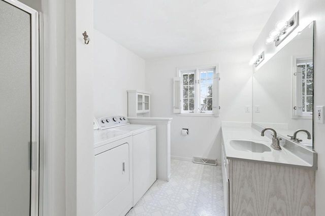 778 Sunshine LANE, Neenah, WI 54956