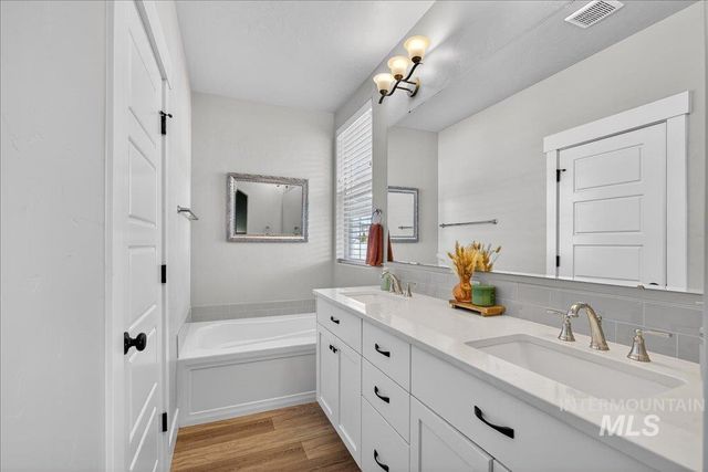 5942 W Algona Dr., Meridian, ID 83646