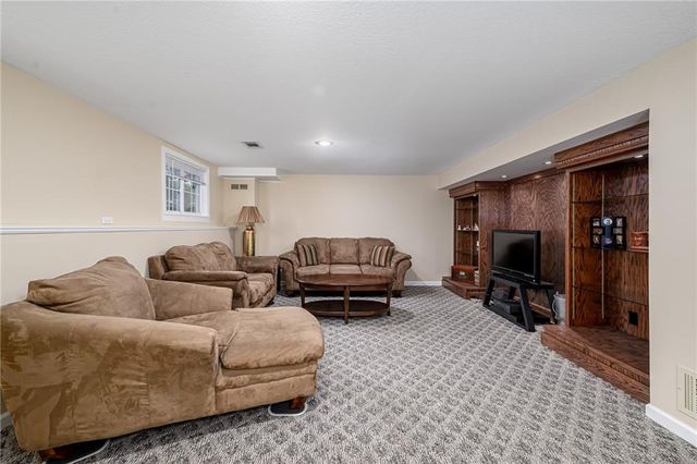 918 S 53rd Terrace, Kansas City, KS 66106