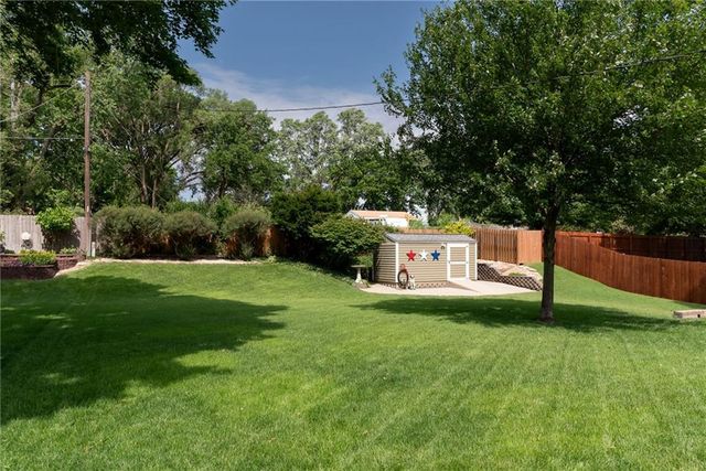 918 S 53rd Terrace, Kansas City, KS 66106