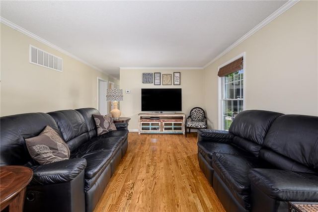 918 S 53rd Terrace, Kansas City, KS 66106
