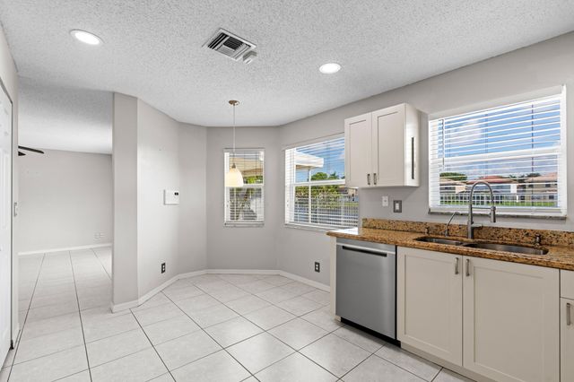 3961 Crescent Creek Place, Coconut Creek, FL 33073