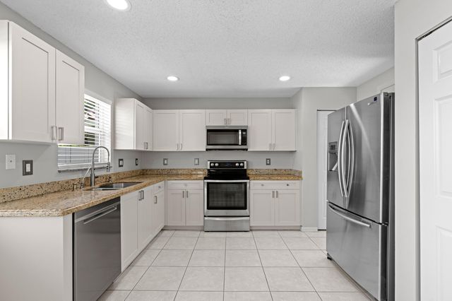 3961 Crescent Creek Place, Coconut Creek, FL 33073