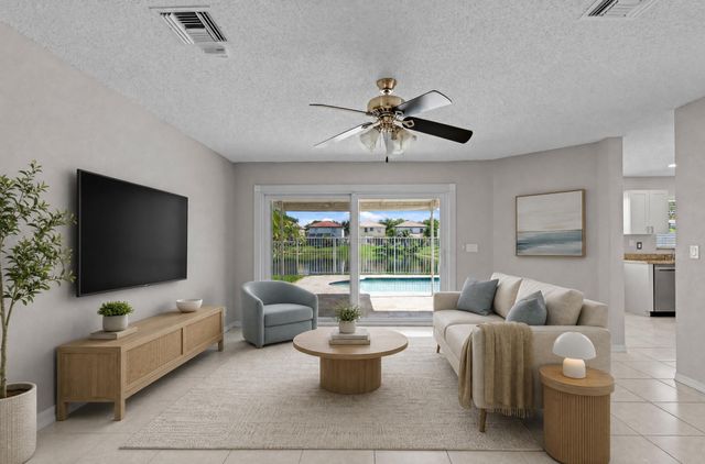 3961 Crescent Creek Place, Coconut Creek, FL 33073
