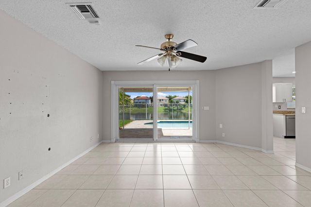 3961 Crescent Creek Place, Coconut Creek, FL 33073