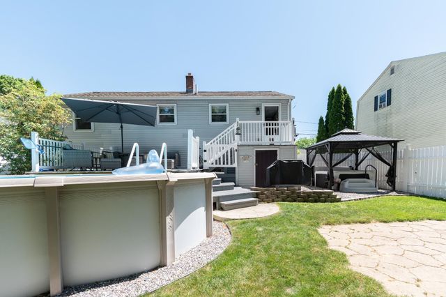 96 Ellingwood Street, Manchester, NH 03103