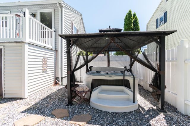 96 Ellingwood Street, Manchester, NH 03103