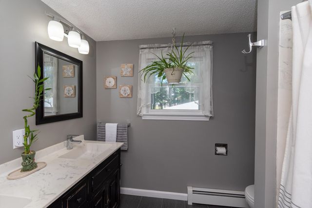 96 Ellingwood Street, Manchester, NH 03103
