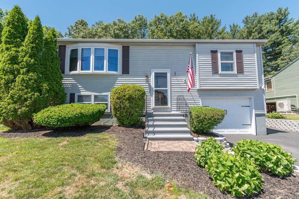 96 Ellingwood Street, Manchester, NH 03103