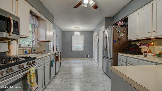 1508 Longboat Avenue, Beachwood, NJ 08722