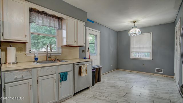 1508 Longboat Avenue, Beachwood, NJ 08722