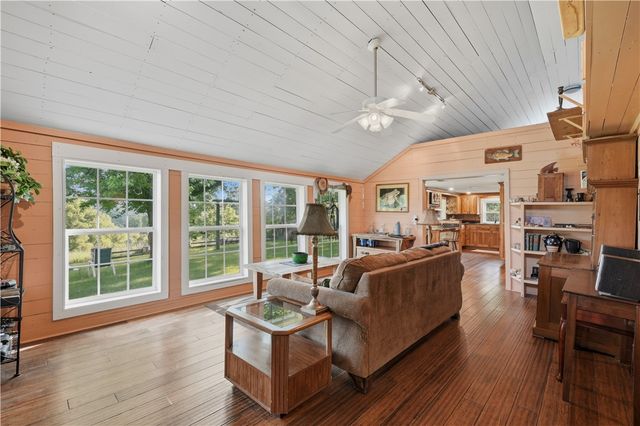 413 Madison 1555, Eureka Springs, AR 72632