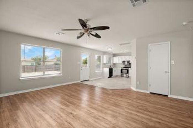 219 Brown ST, Hutto, TX 78634