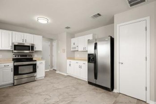 219 Brown ST, Hutto, TX 78634