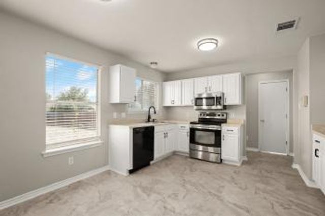 219 Brown ST, Hutto, TX 78634