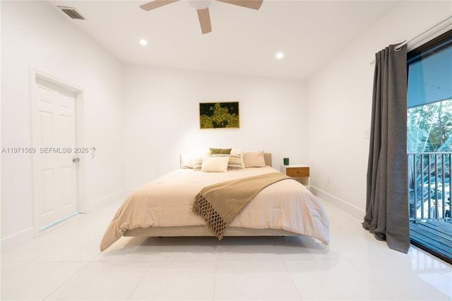 3736 NE 166th St 114, North Miami Beach, FL 33160