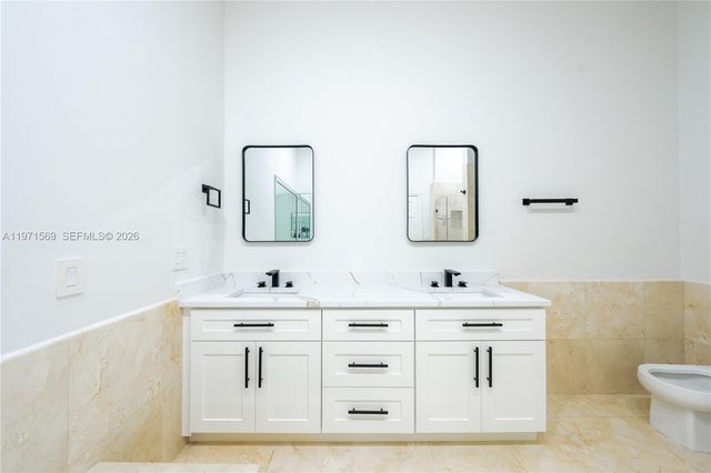 3736 NE 166th St 114, North Miami Beach, FL 33160