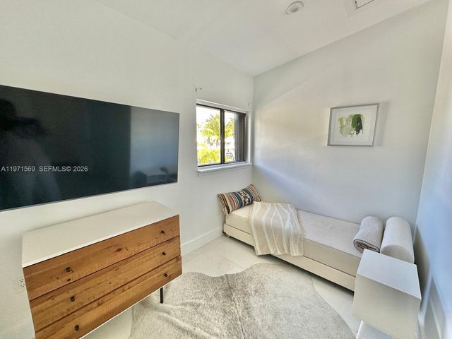 3736 NE 166th St 114, North Miami Beach, FL 33160