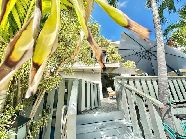 3736 NE 166th St 114, North Miami Beach, FL 33160