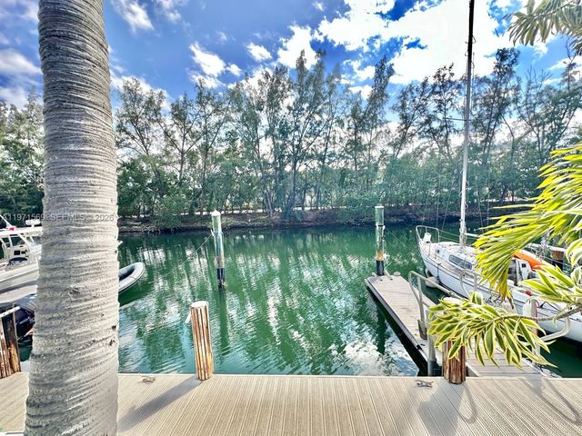 3736 NE 166th St 114, North Miami Beach, FL 33160