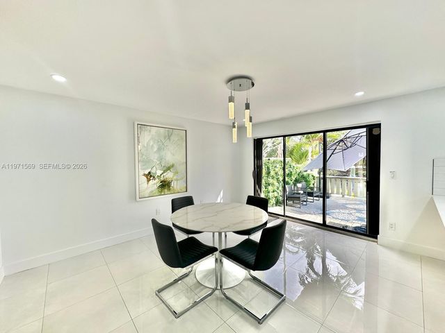 3736 NE 166th St 114, North Miami Beach, FL 33160