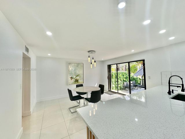 3736 NE 166th St 114, North Miami Beach, FL 33160