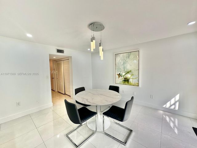 3736 NE 166th St 114, North Miami Beach, FL 33160