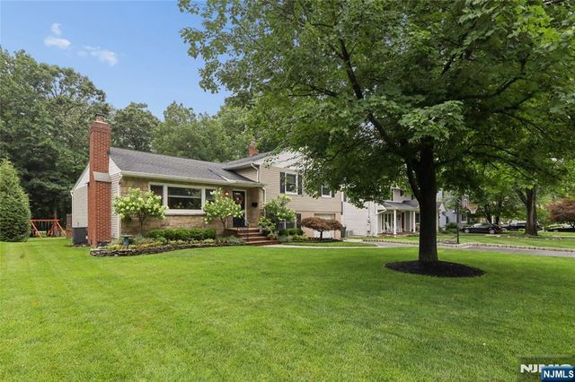 231 Canterbury Drive, Ramsey, NJ 07446