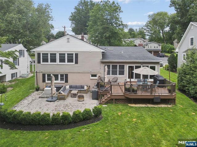 231 Canterbury Drive, Ramsey, NJ 07446