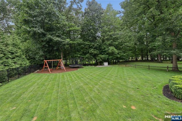 231 Canterbury Drive, Ramsey, NJ 07446