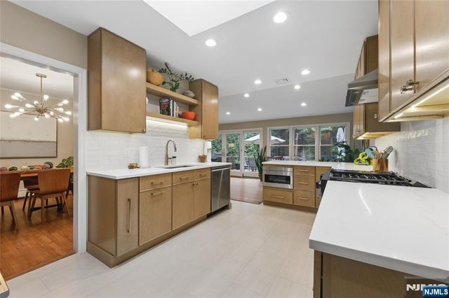 231 Canterbury Drive, Ramsey, NJ 07446
