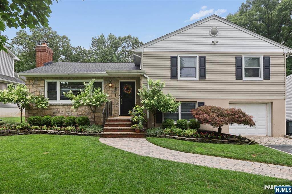 231 Canterbury Drive, Ramsey, NJ 07446