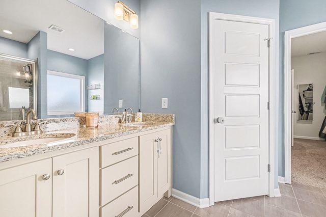 123 Macaw Ln, La Vergne, TN 37086