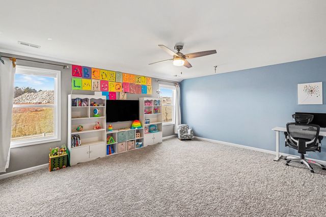 123 Macaw Ln, La Vergne, TN 37086