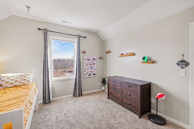 123 Macaw Ln, La Vergne, TN 37086