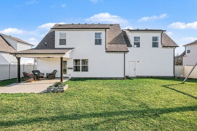 123 Macaw Ln, La Vergne, TN 37086