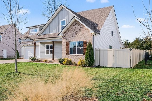 123 Macaw Ln, La Vergne, TN 37086