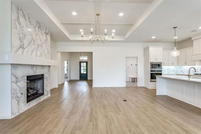 2405 Crystal Creek Drive, Yukon, OK 73099