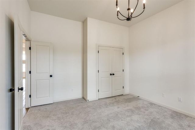 2405 Crystal Creek Drive, Yukon, OK 73099