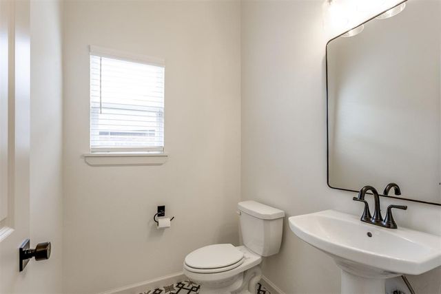 2405 Crystal Creek Drive, Yukon, OK 73099