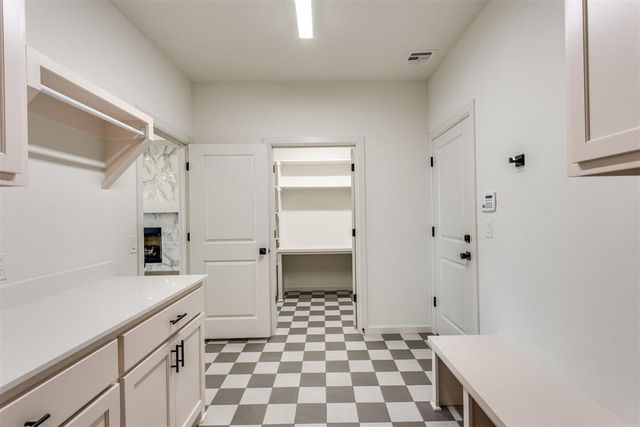 2405 Crystal Creek Drive, Yukon, OK 73099
