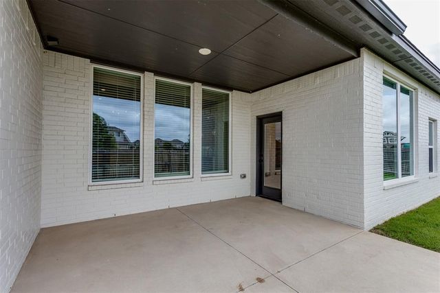 2405 Crystal Creek Drive, Yukon, OK 73099