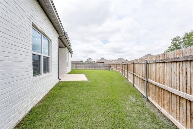 2405 Crystal Creek Drive, Yukon, OK 73099