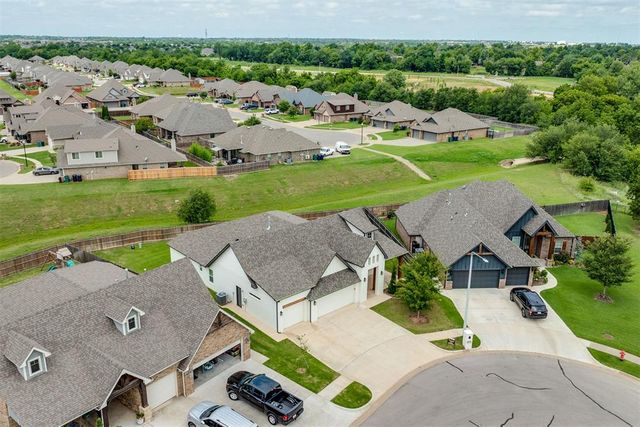 2405 Crystal Creek Drive, Yukon, OK 73099