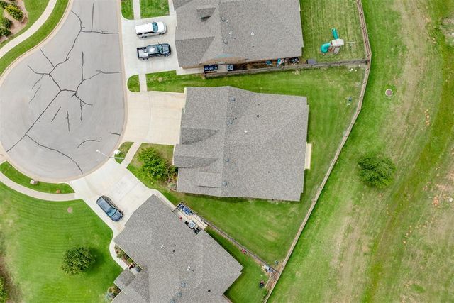 2405 Crystal Creek Drive, Yukon, OK 73099