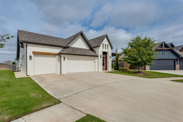 2405 Crystal Creek Drive, Yukon, OK 73099