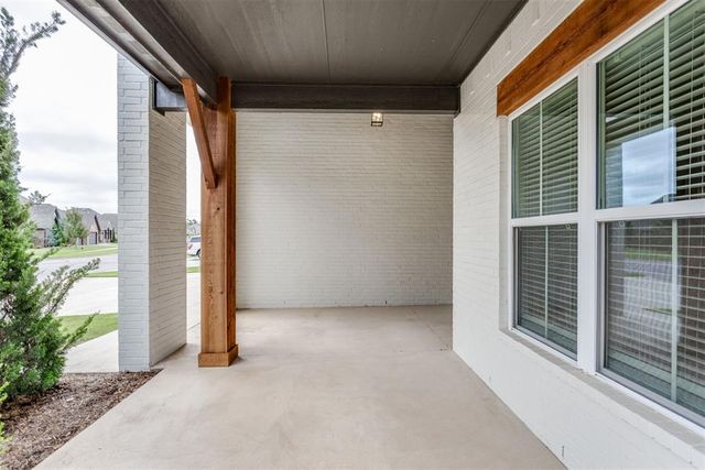 2405 Crystal Creek Drive, Yukon, OK 73099